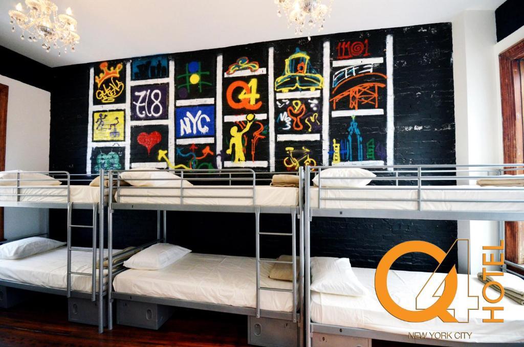 Q4 Hotel And Hostel นิวยอร์ก ภายนอก รูปภาพ