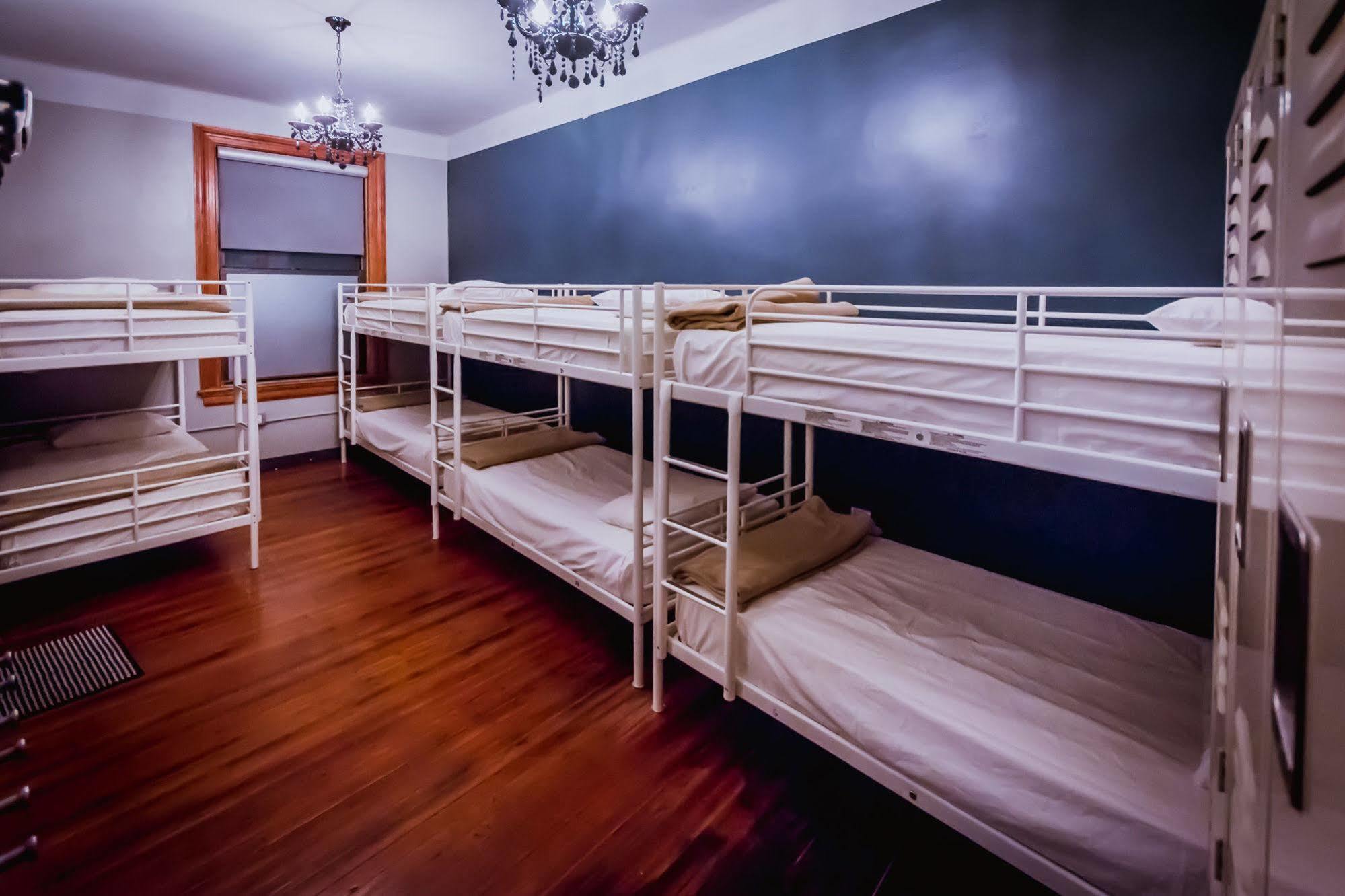 Q4 Hotel And Hostel นิวยอร์ก ภายนอก รูปภาพ